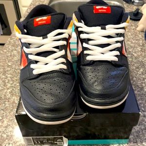 Nike SB Dunk raygun